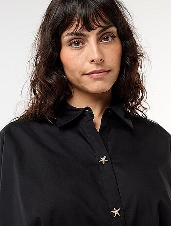 Camicia satinata con bottoni a stella marina