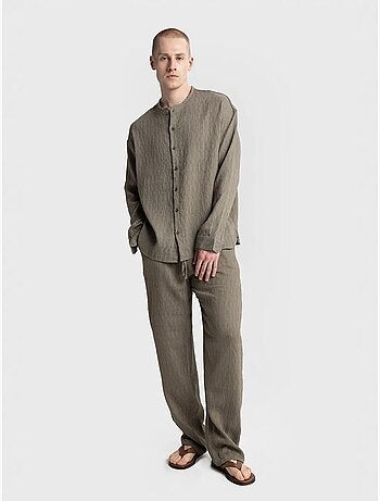 Camicia testurizzata a maniche lunghe con girocollo giesto