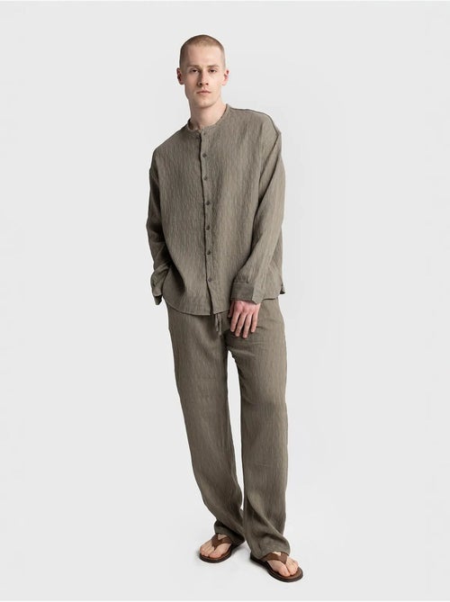 Camicia testurizzata a maniche lunghe con girocollo giesto - Kiabi Camicia testurizzata a maniche lunghe con girocollo giesto - Kiabi