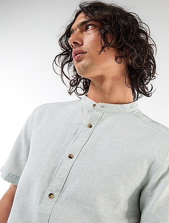 Camicia tinta unita a maniche corte e collo alla coreana in misto lino