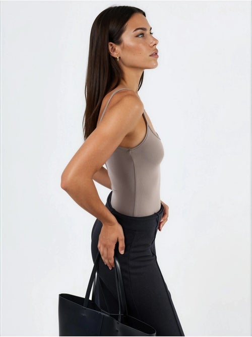 Canotta aderente in maglia con scollo a u busem - Kiabi Canotta aderente in maglia con scollo a u busem - Kiabi