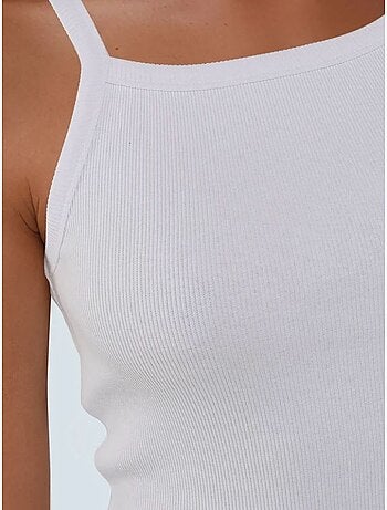 Canotta basic aderente con scollo all'americana hiccup