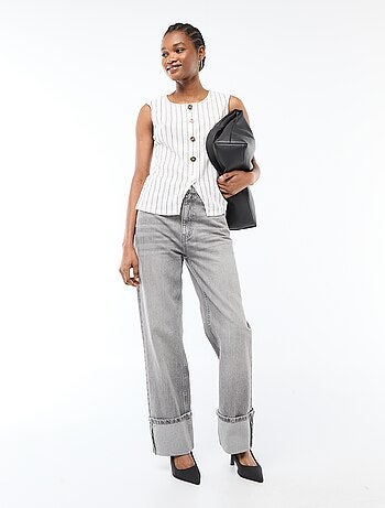 Canotta con apertura con bottoni dorati martellati