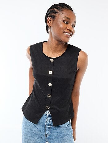 Canotta con apertura con bottoni dorati martellati