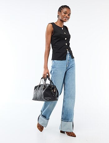 Canotta con apertura con bottoni dorati martellati