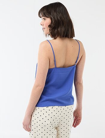 Canotta con spalline sottili regolabili e collo in pizzo