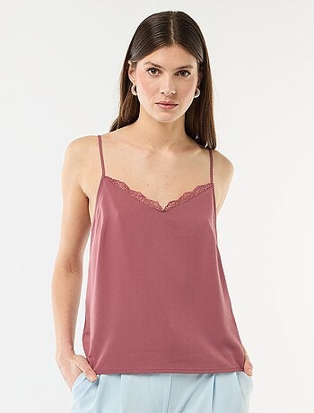 Canotta con spalline sottili regolabili e collo in pizzo