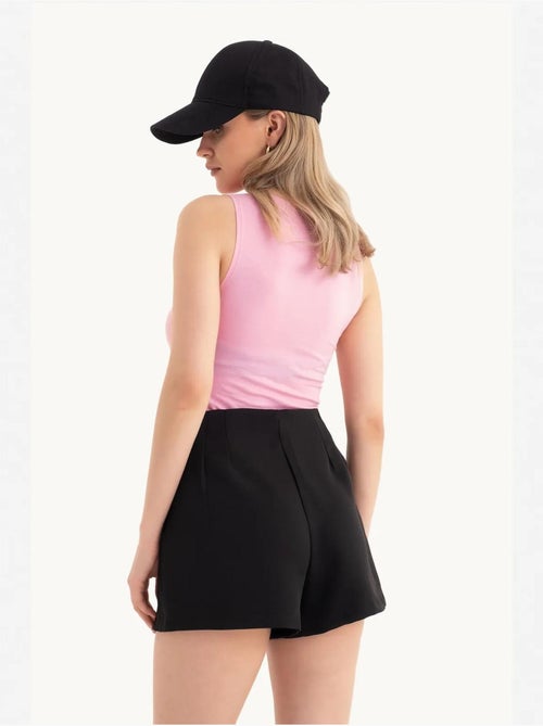 Canotta corta con scollo all'americana e cut-out hiccup - Kiabi Canotta corta con scollo all'americana e cut-out hiccup - Kiabi