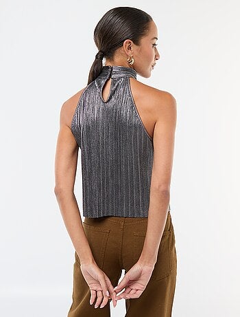 Canotta smanicata con giromanica all'americana in maglia plissettata