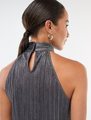 Canotta smanicata con giromanica all'americana in maglia plissettata