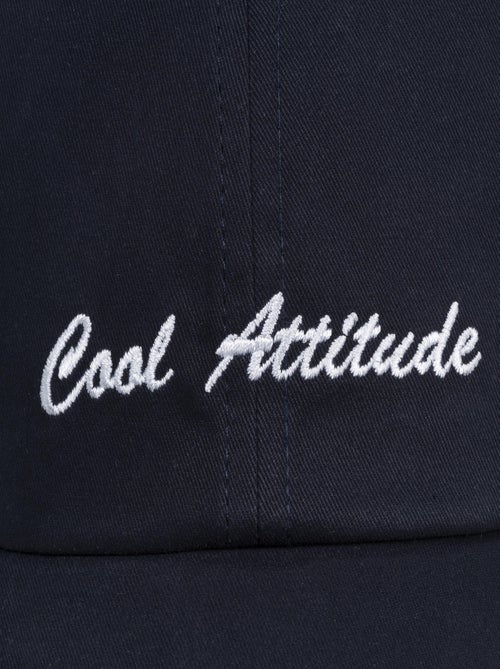 Cappellino 100% cotone, regolabile, messaggio happy kid ricamato unisex bambino - Kiabi Cappellino 100% cotone, regolabile, messaggio happy kid ricamato unisex bambino - Kiabi