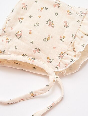 Cappellino a cuffietta a fiori