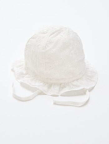 Cappellino bob con ricamo sangallo da annodare