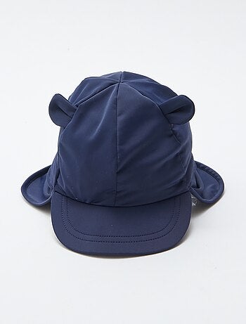 Cappellino bob lungo sulla nuca