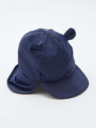 Cappellino bob lungo sulla nuca