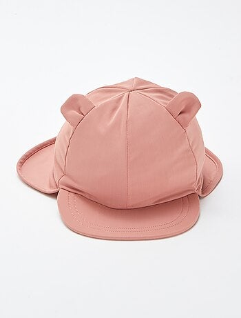 Cappellino bob lungo sulla nuca