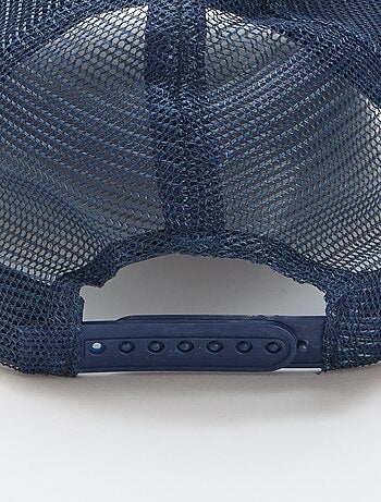 Cappellino con retina e ricamo frontale