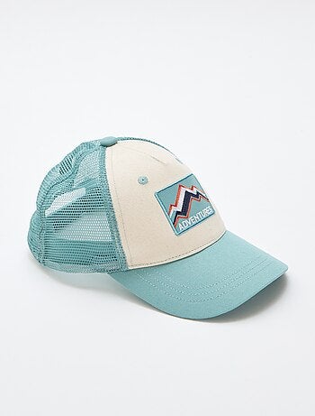 Cappellino con retina e ricamo frontale