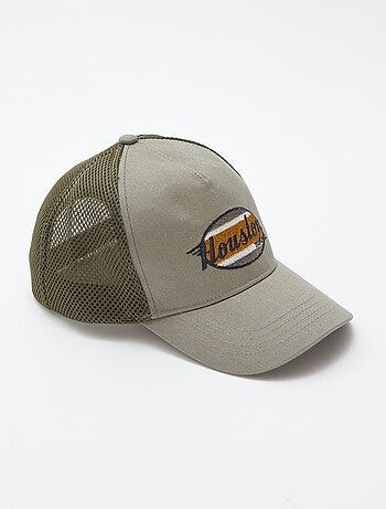 Cappellino con ricamo