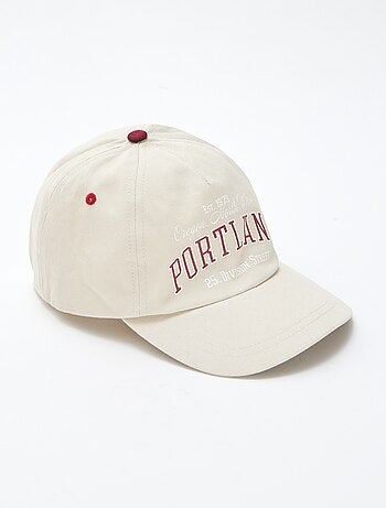 Cappellino con scritta