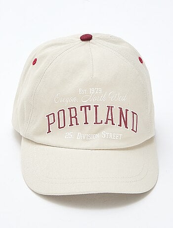 Cappellino con scritta