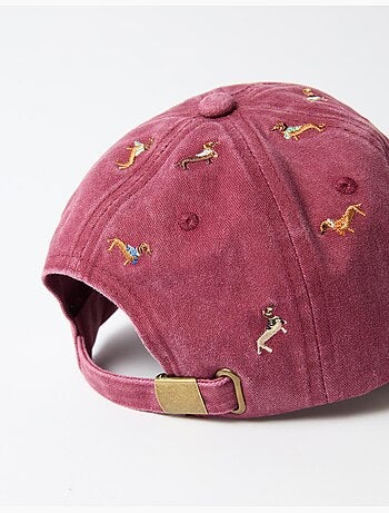 Cappellino ricamato, mo fashion
