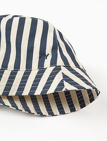 Cappello a righe con lino