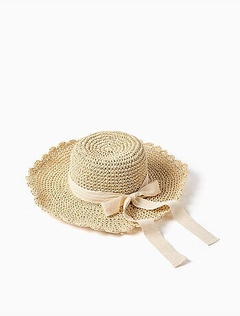 Cappello di paglia con fiocco decorativo
