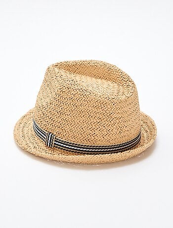 Cappello di paglia in carta intrecciata