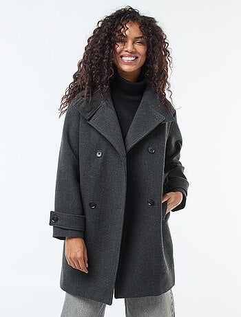 Cappotto a metà coscia con doppio petto