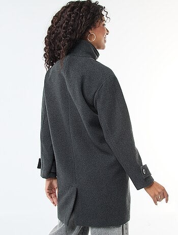 Cappotto a metà coscia con doppio petto