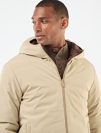 Cappotto con collo alto e cappuccio con fodera satinata