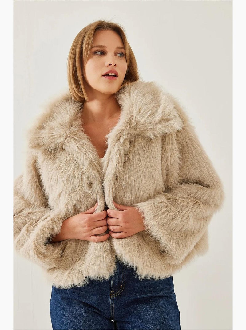 Cappotto corto boxy in pelliccia sintetica lucci Beige argilla - Kiabi