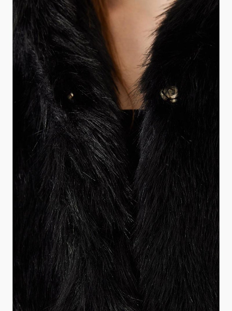 Cappotto corto boxy in pelliccia sintetica lucci Nero - Kiabi