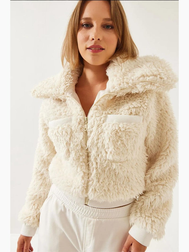 Cappotto corto in ecopelliccia testurizzata con colletto con zip lucci Beige argilla - Kiabi