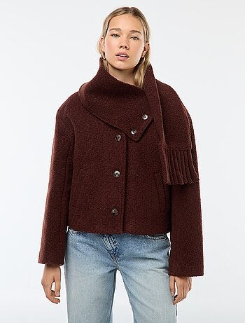 Cappotto corto in finto tessuto effetto lana con sciarpa removibile
