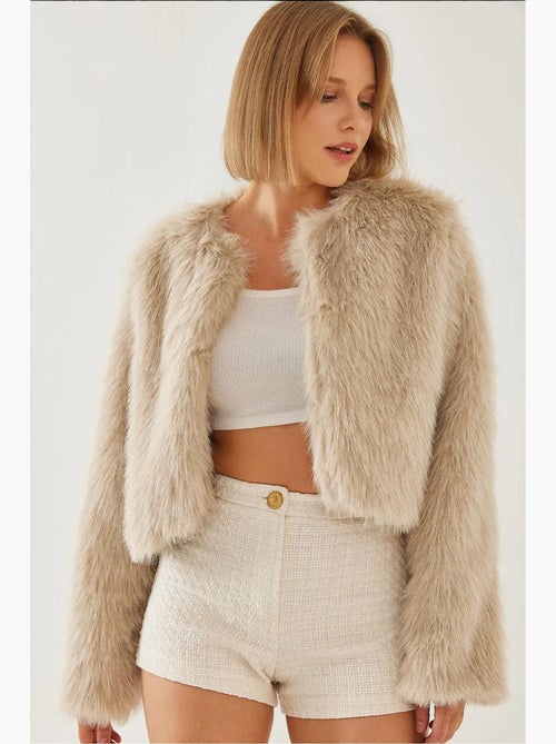 Cappotto crop boxy in pelliccia sintetica lucci - Kiabi Cappotto crop boxy in pelliccia sintetica lucci - Kiabi