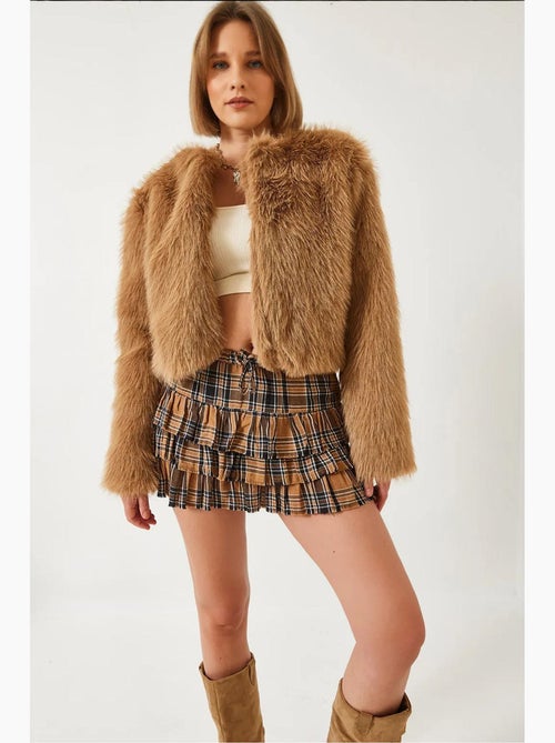 Cappotto crop boxy in pelliccia sintetica lucci - Kiabi Cappotto crop boxy in pelliccia sintetica lucci - Kiabi