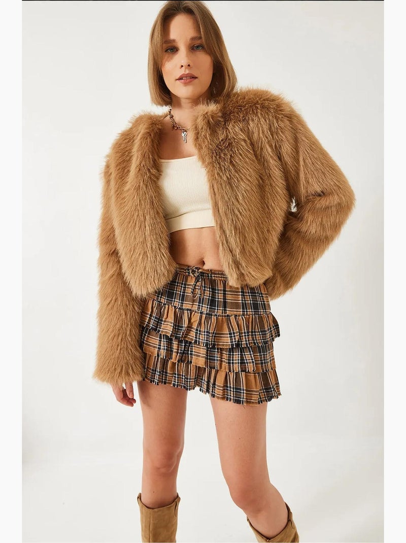 Cappotto crop boxy in pelliccia sintetica lucci Cammello - Kiabi