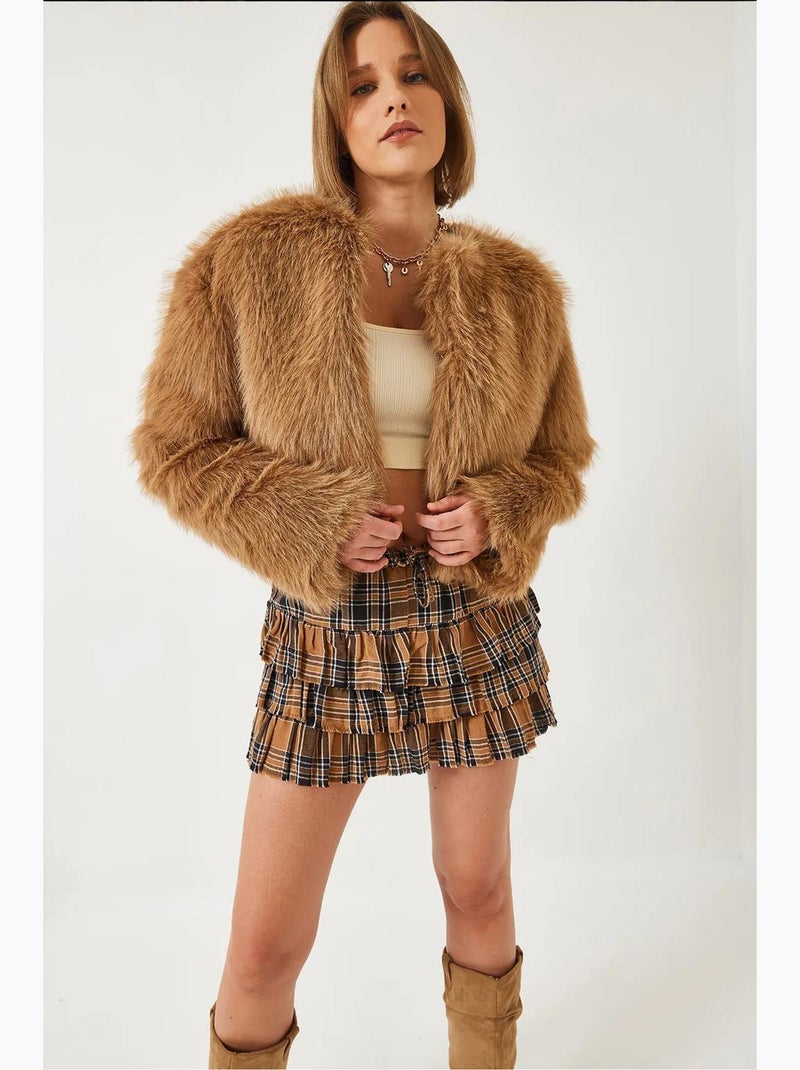 Cappotto crop boxy in pelliccia sintetica lucci Cammello - Kiabi