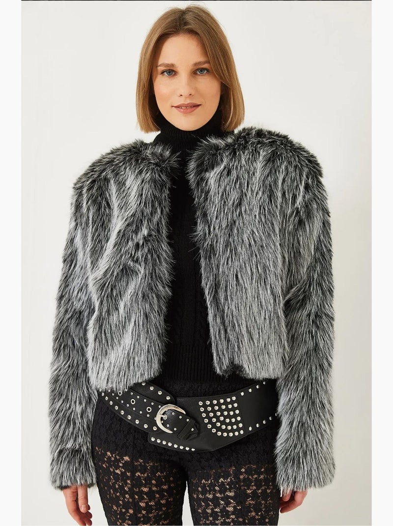 Cappotto crop boxy in pelliccia sintetica lucci Nero Bianco - Kiabi