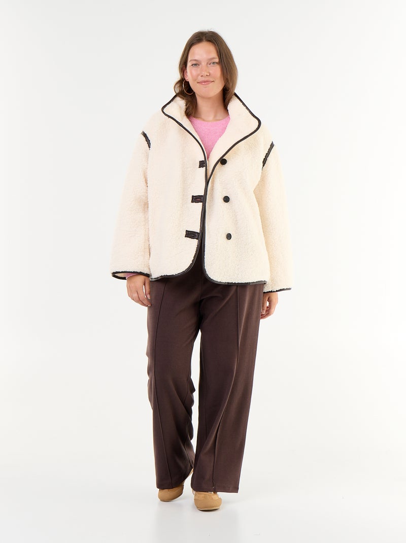 Cappotto effetto montone con dettagli in ecopelle Beige - Kiabi
