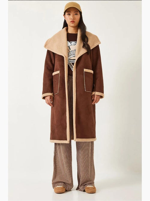 Cappotto foderato in pelle scamosciata con doppia tasca lucci - Kiabi Cappotto foderato in pelle scamosciata con doppia tasca lucci - Kiabi