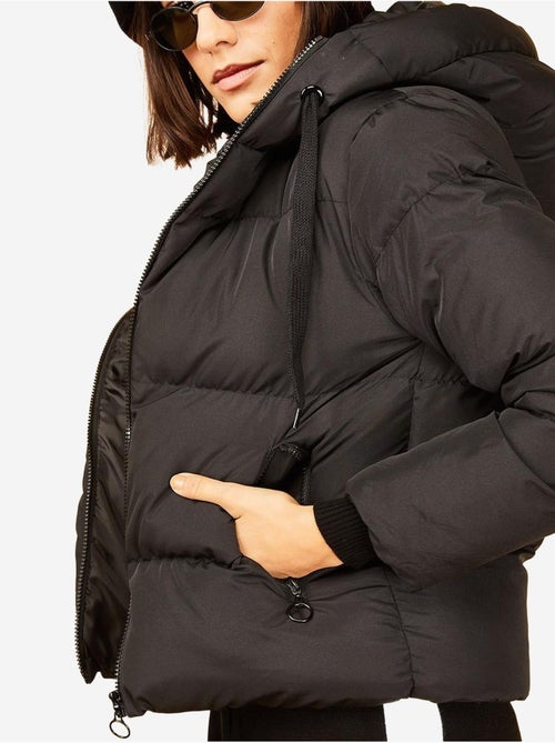 Cappotto imbottito con cappuccio lucci - Kiabi Cappotto imbottito con cappuccio lucci - Kiabi