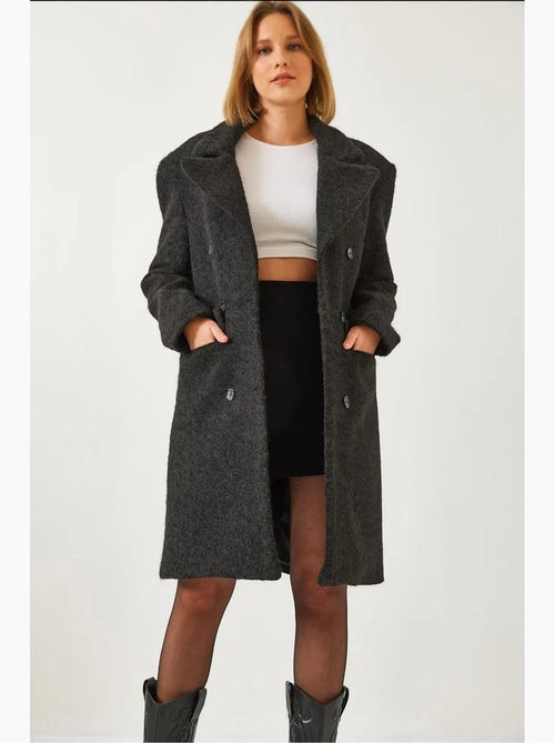 Cappotto in lana a sei bottoni con tasche lucci - Kiabi Cappotto in lana a sei bottoni con tasche lucci - Kiabi