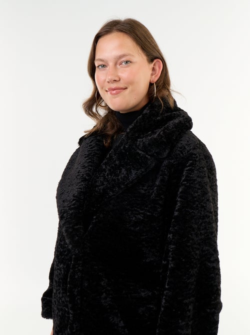 Cappotto in pelliccia sintetica effetto astrakan - Kiabi Cappotto in pelliccia sintetica effetto astrakan - Kiabi