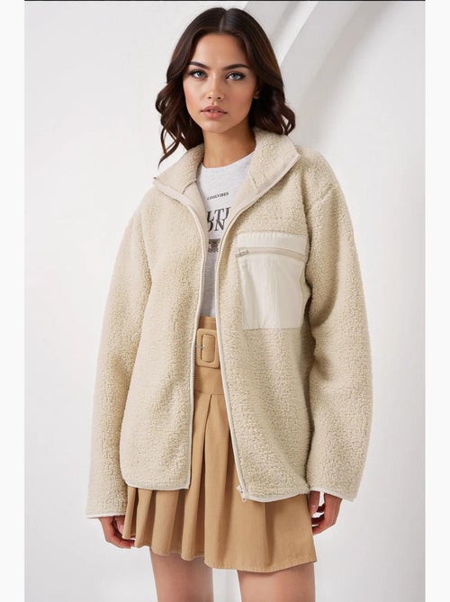 Cappotto in peluche oversize con dettagli tasche bdart - Kiabi Cappotto in peluche oversize con dettagli tasche bdart - Kiabi