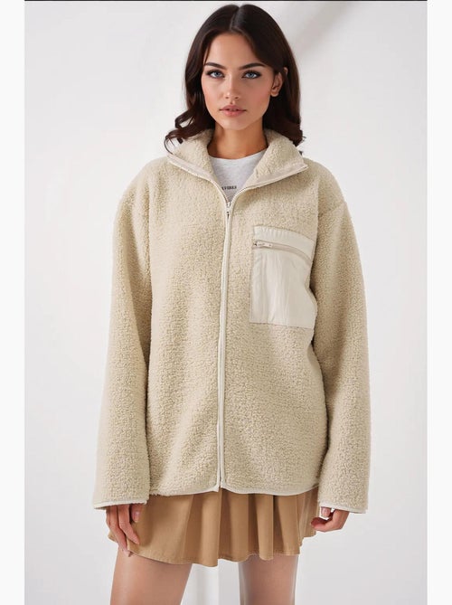 Cappotto in peluche oversize con dettagli tasche bdart - Kiabi Cappotto in peluche oversize con dettagli tasche bdart - Kiabi