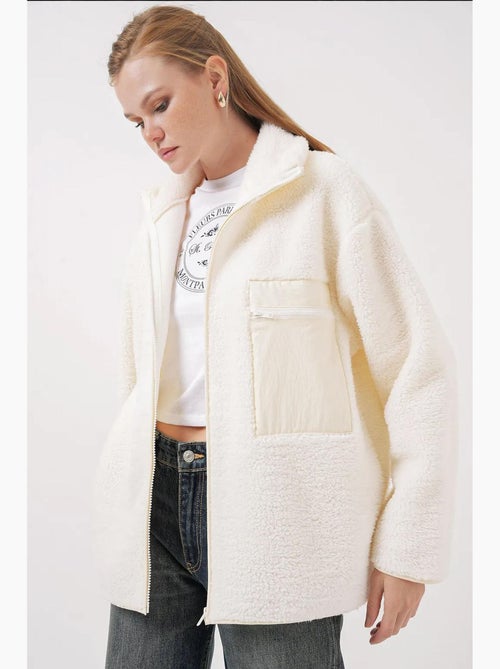 Cappotto in peluche oversize con dettagli tasche bdart - Kiabi Cappotto in peluche oversize con dettagli tasche bdart - Kiabi