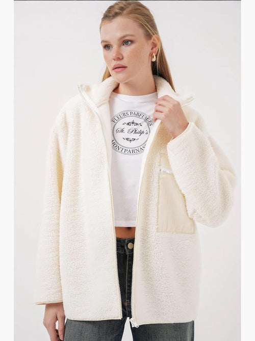 Cappotto in peluche oversize con dettagli tasche bdart - Kiabi Cappotto in peluche oversize con dettagli tasche bdart - Kiabi